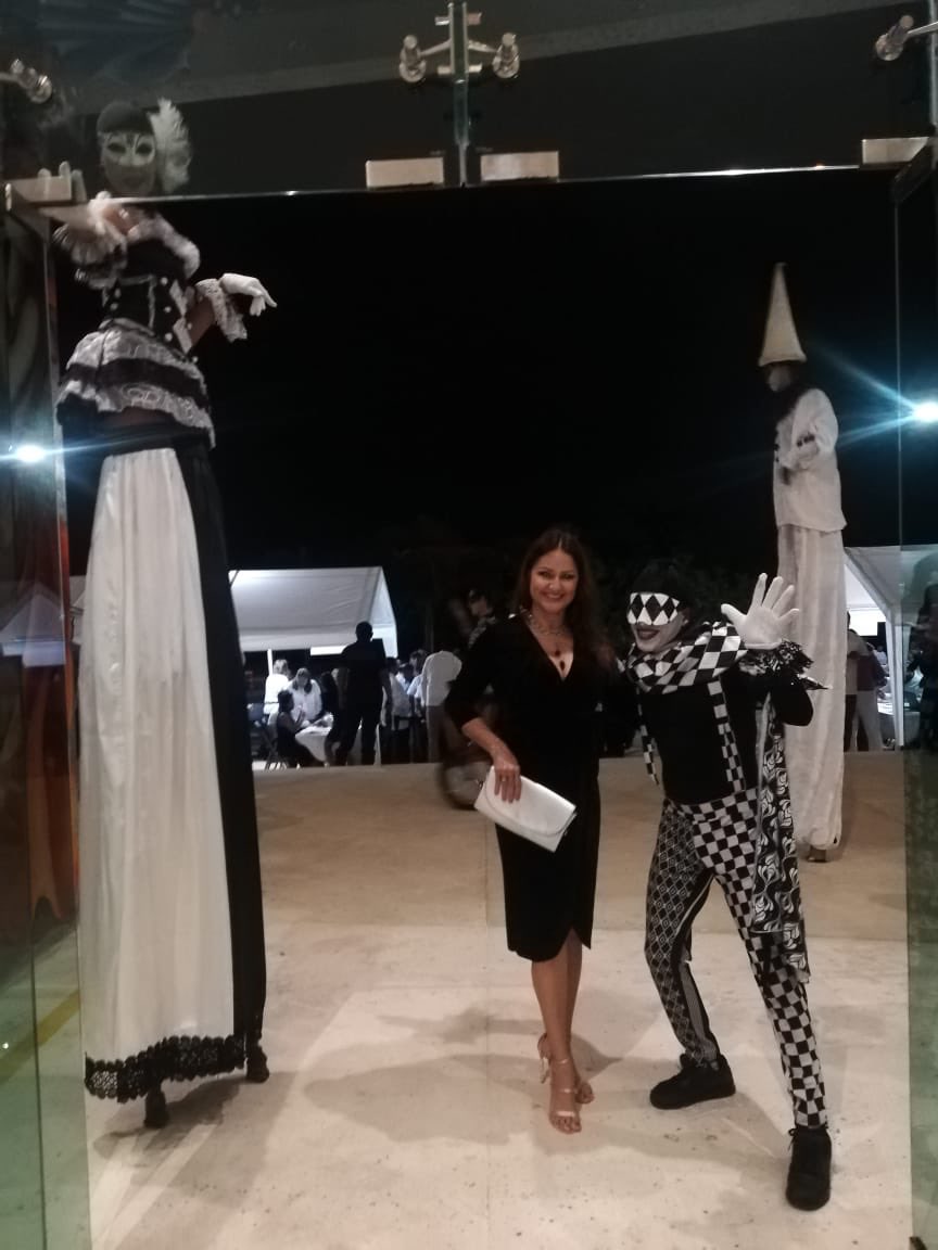 katymoreno's tweet photo. Muy grato asistir a el primer informe de Gobierno en Solidaridad de la Presidenta Laura Beristain Navarrete. En el teatro de la Ciudad de Playa del Carmen #1erInformeLauraBeristain https://t.co/jkete7UctJ