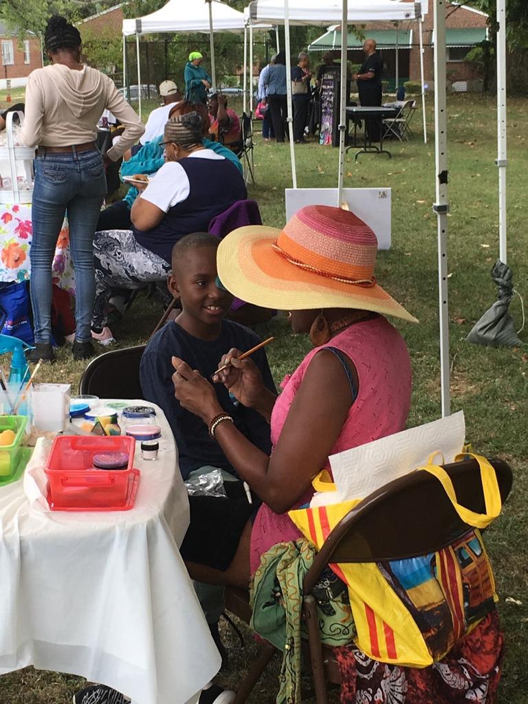 VoteStinnett's tweet photo. Community Day in Windsor Hills.  Community is an understatement when you see all of the smiles from the young and older folks.  It's more like FAMILY!  Great event!! https://t.co/AuBnH94Kvb