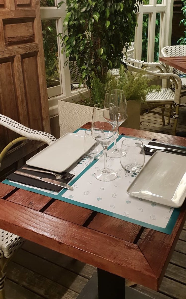✨SaTuRDaY NiGHT✨ 
Tú rincón favorito te está esperando, ¿a qué esperas para venirte? 
#Rocala #sevillahoy #sábadonoche #saliracenar #ocio #gastro #gastrosevilla #instamoment #instaplace #restaurantessevilla