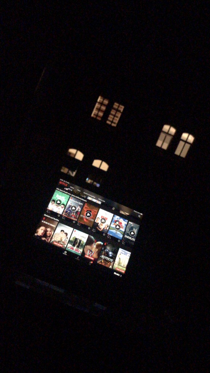 JanaaTurtle's tweet photo. Eingekuschelt ein paar Serien suchten🥰 https://t.co/Sq3X98WA0T