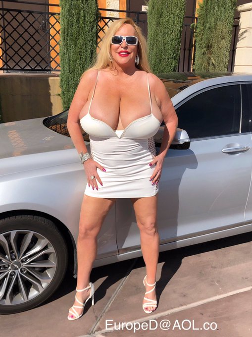 Shooting some content today for my https://t.co/bcjXMqnAgp #LasVegas #Bigtits #bigbreasts #bignaturals