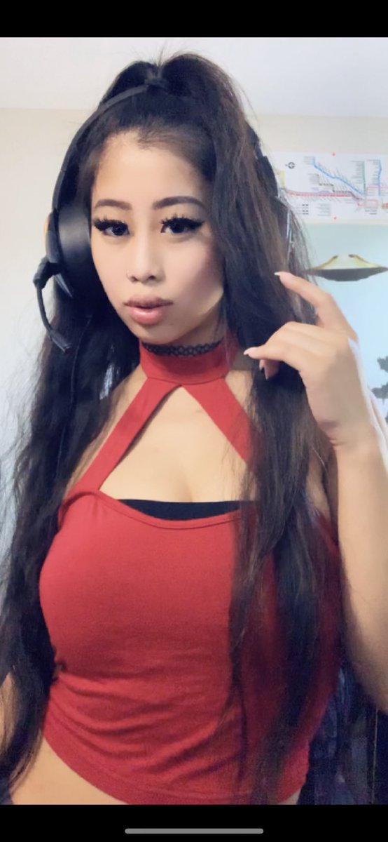 JadeKushXIII's tweet photo. trying to get to 2,000 followers to celebrate my 7th stream (which means I’m eligible to become a twitch affiliate now!) 
🖤 https://t.co/sH6ilNHuYF 🖤 https://t.co/gKBWypAaID