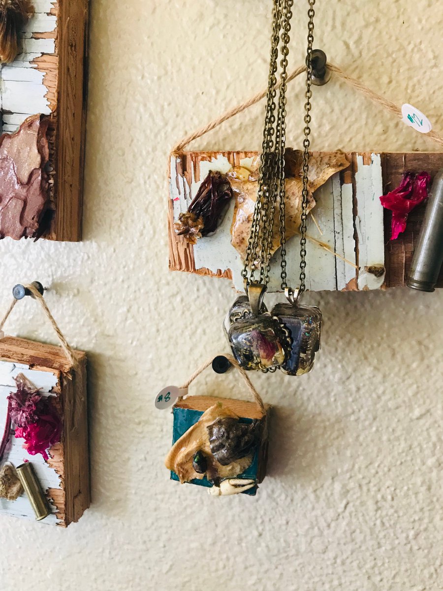VoodooTrunk's tweet photo. New art work &amp; nature jewelry going up daily at 
Intuitive Massage @SomjaiLotus 

Come check it out by appointment or hit me up on Instagram at 
https://t.co/L5X4RdXcjO

#art #nature #naturelovers #NaturalWorld
 #custom #jewelry #VoodooTrunk https://t.co/mHmrpUNRXL