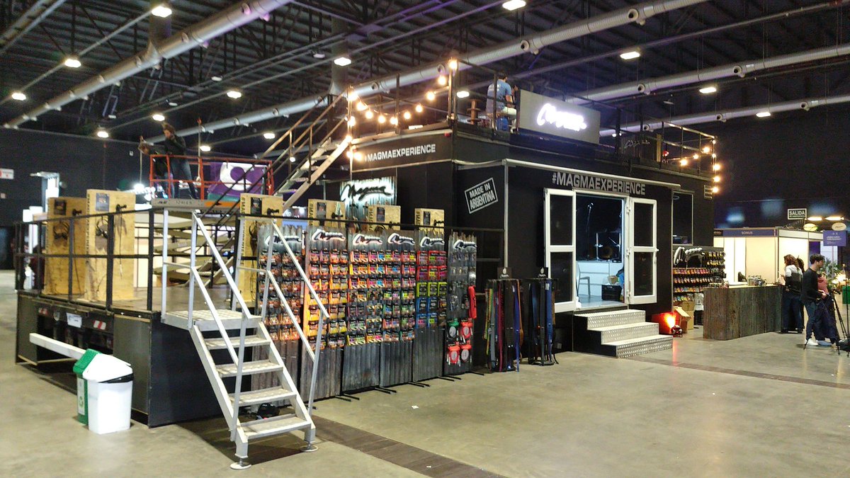 Eze_San's tweet photo. Zarpado stand el de Magma en #MuestraMusica #magmastrings https://t.co/KhsKwmBPDJ