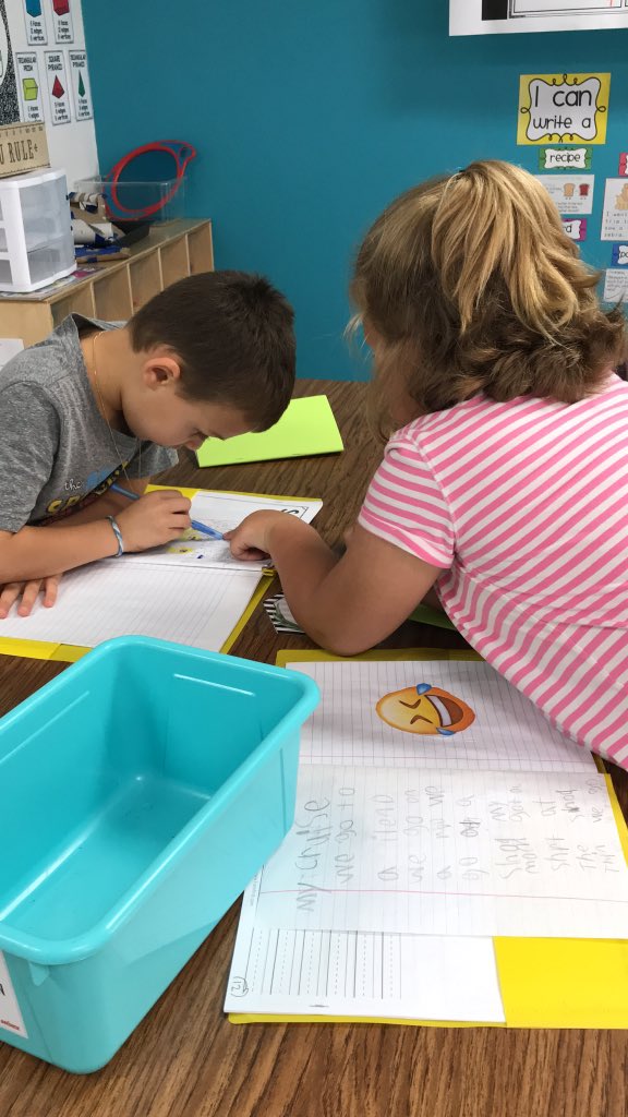 Mrs_Bowe's tweet photo. #Firsties #WritersWorkshop 📝#peerediting ✏️ #1stIsOnPoint 🌵@FairOaksRanchES #ProudTeacher #WeAreFORES #WeAreBoerneISD https://t.co/5qiOqqvYSj