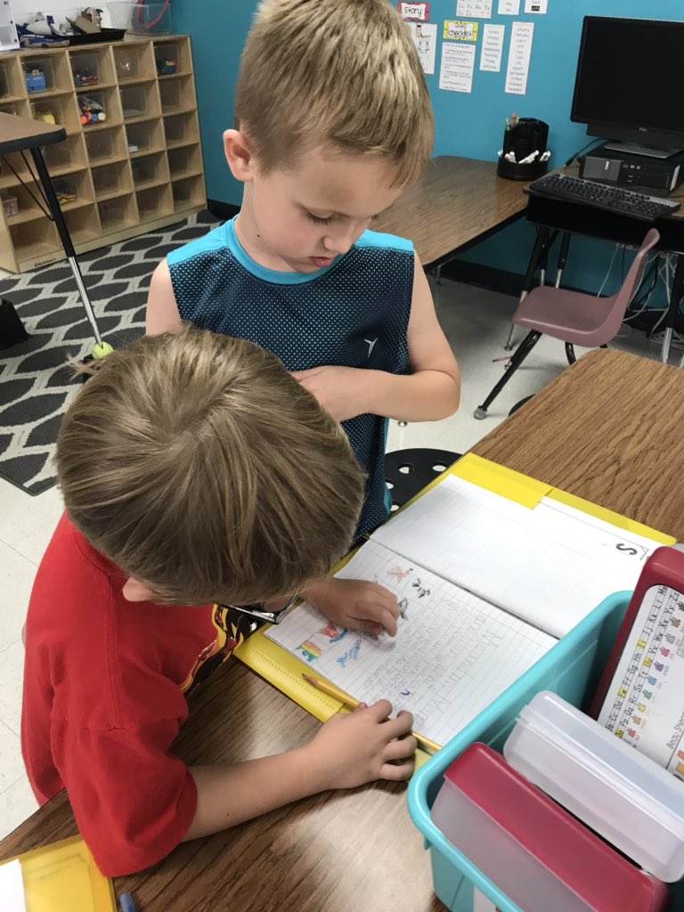 Mrs_Bowe's tweet photo. #Firsties #WritersWorkshop 📝#peerediting ✏️ #1stIsOnPoint 🌵@FairOaksRanchES #ProudTeacher #WeAreFORES #WeAreBoerneISD https://t.co/5qiOqqvYSj