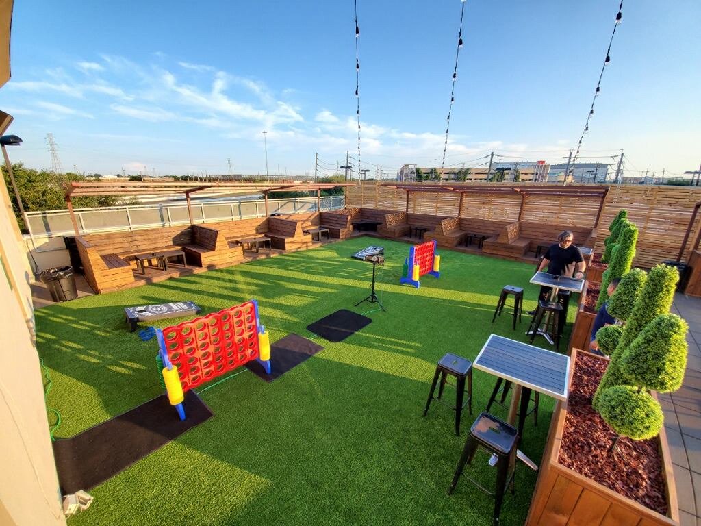 extracredithtx's tweet photo. Saturday nights on the rooftop!
$3 fireball, $5 Long islands and Texas Teas!!
DJ Jay Shindo 10-2a
Tag us in your photos! #ExtraCreditHTX
#htx #houston #foodtruck #UH #htxnightlife #goCoogs https://t.co/btagsaFhxj