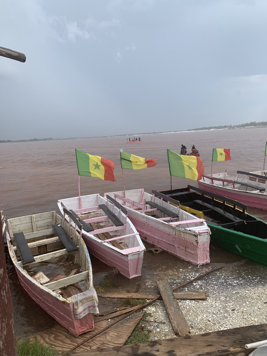 Juste pour souhaiter un bon week-end depuis le lac rose Senegal #lacrose magnifique endroit pour revigorer !