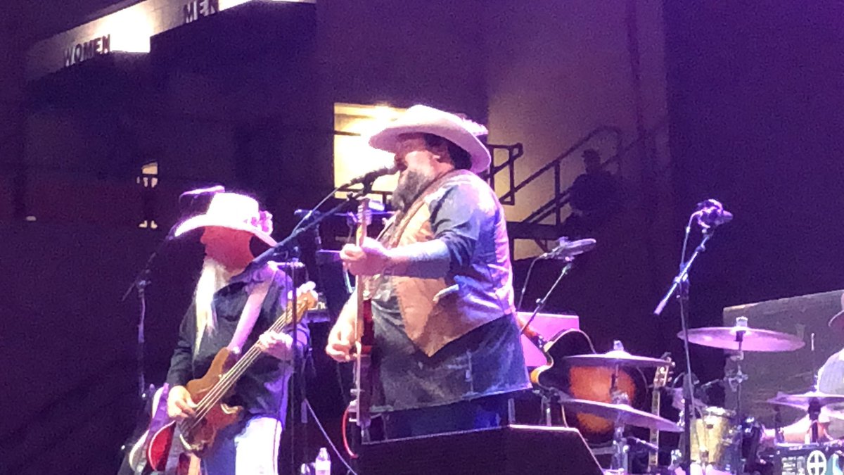 jhendricks_jay's tweet photo. @SundanceHead  Great show in Midland, Texas https://t.co/Ig5M7GHV1u
