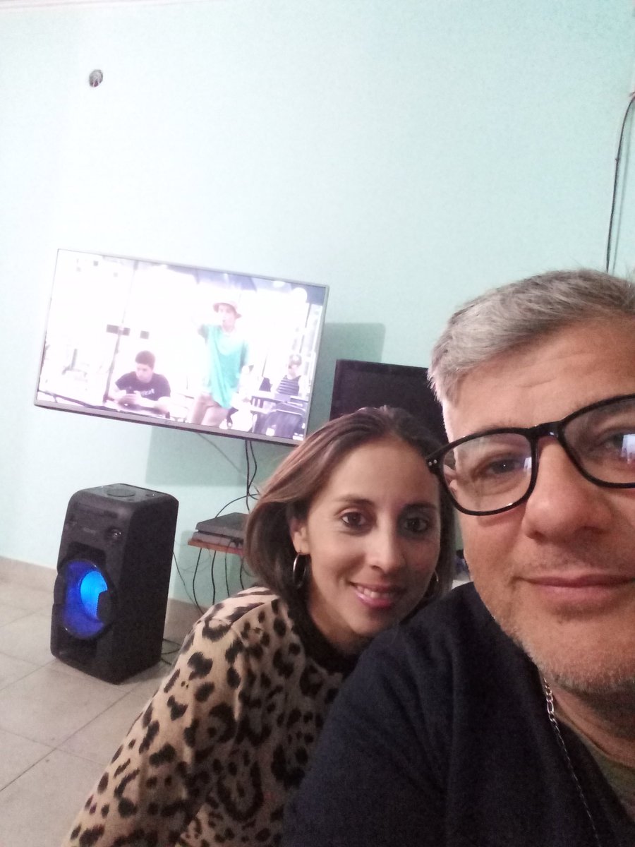 marcegonza12's tweet photo. #LasImagenesMasEspectaculares hola saludos desde victoria entre ríos 😅😂😁 https://t.co/UaBqN9wieL