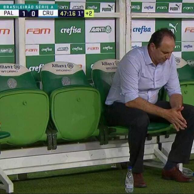 Cruzeiro_vda's tweet photo. DERROTA fora de casa!

O @cruzeiro com uma postura de marcação melhor do que as anteriores, sofremos um gol em uma "Falha" que não condena a atuação de quem participou do lance!

PARABÉNS PARA GAROTADA DA BASE QUE JOGOU!

#cruzeiro
#FechadoComOCeni https://t.co/wPdtanYSkx