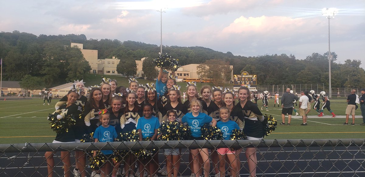 QVHSCheer's tweet photo. We had some special guests at last night's game! Thank you for cheering with us! 🖤💛 #WeLoveOurLittleQuakers #CheerClinic #QVPride https://t.co/uMWKRX8Zks