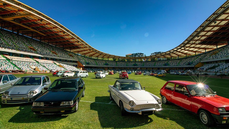 LeiriaSR's tweet photo. Exposição de Veículos Clássicos!🏁🏎💨
👉 https://t.co/dTxA15yJTZ
#LeiriaSobreRodas
.
.
.
.
#LeiriaSobreRodas2019 #lsr #lsr2019 #LeiriaMotorShow #LeiriaR5GoldChallenge #SuperCarsPaddock #ExposiçãoClássicos https://t.co/uHxmviV5LB