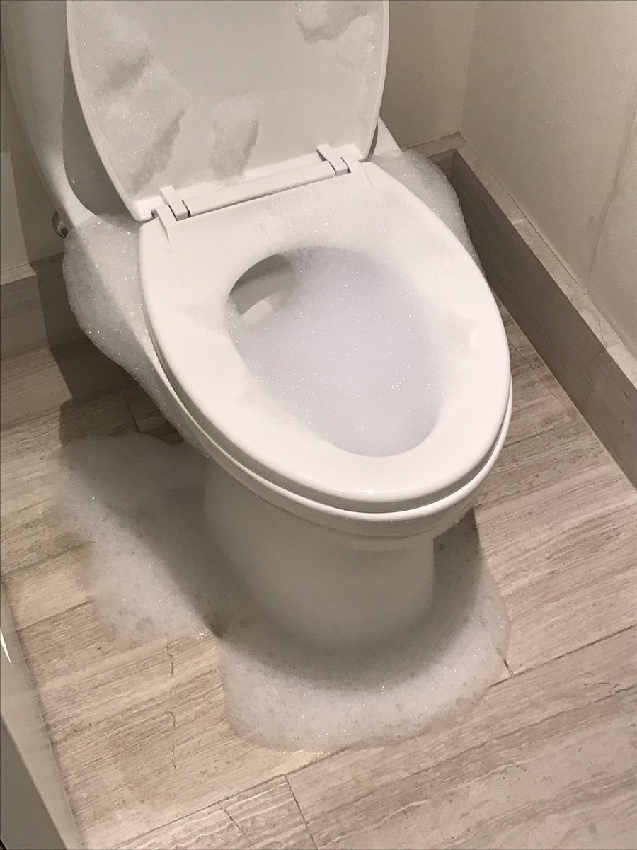 RandyViva2's tweet photo. @FSOrlando maybe a little too much soap? https://t.co/h7S3CoEZfr