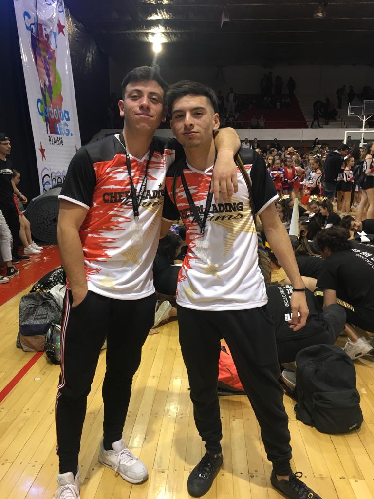 NachoAvila20's tweet photo. Un placer vivir esta experiencia con este hermoso equipo, y con un hermano como vos wacho @Ema_parra24 
Gracias !!
#Cheerleader #cheeropen https://t.co/PAOIwhl8KO