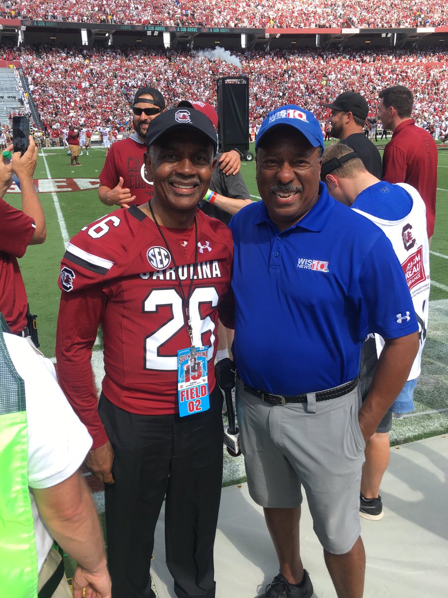 RickHenry10's tweet photo. USC may have to put this secret weapon in the game! My Pastor Dr. Charles B. Jackson Sr. Looking Good! ⁦@RevCBJacksonSr⁩ ⁦@JudiGatson⁩ https://t.co/YyPeTJEWzA
