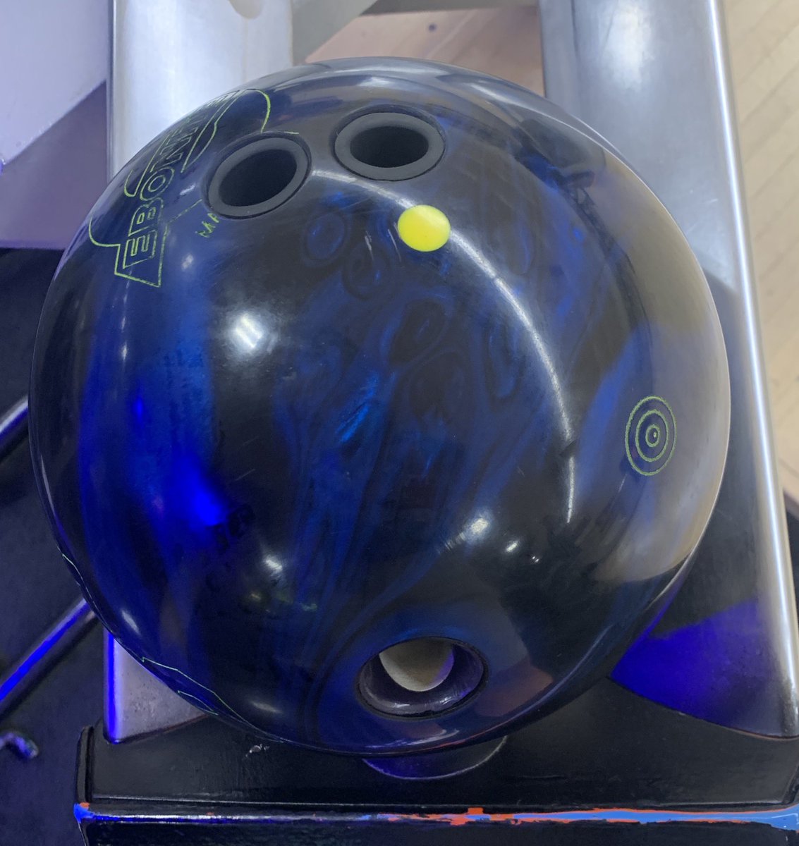 A Squad leader at the <a href="/EboniteBowling/">𝙀𝙗𝙤𝙣𝙞𝙩𝙚 𝘽𝙤𝙬𝙡𝙞𝙣𝙜</a> Fall Classic with the beautiful ball!!! #GB3BlackBlue