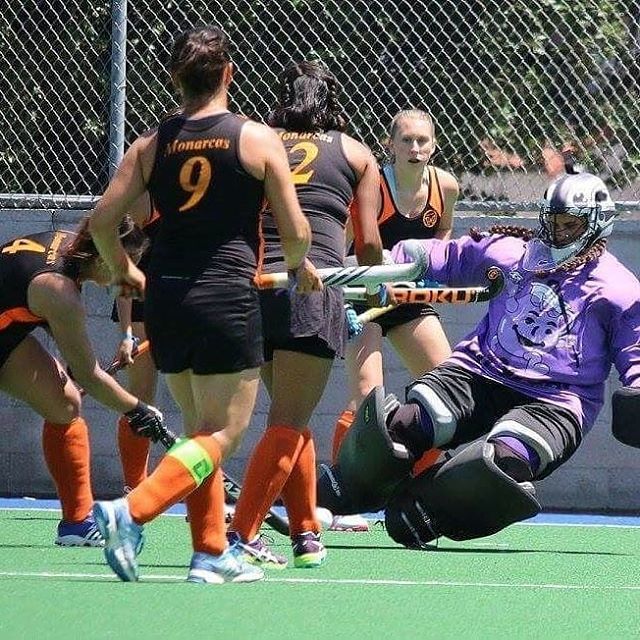 ohyeahfh's tweet photo. For national field hockey day, making friends with the oppo. https://t.co/eWeyrMYmq7