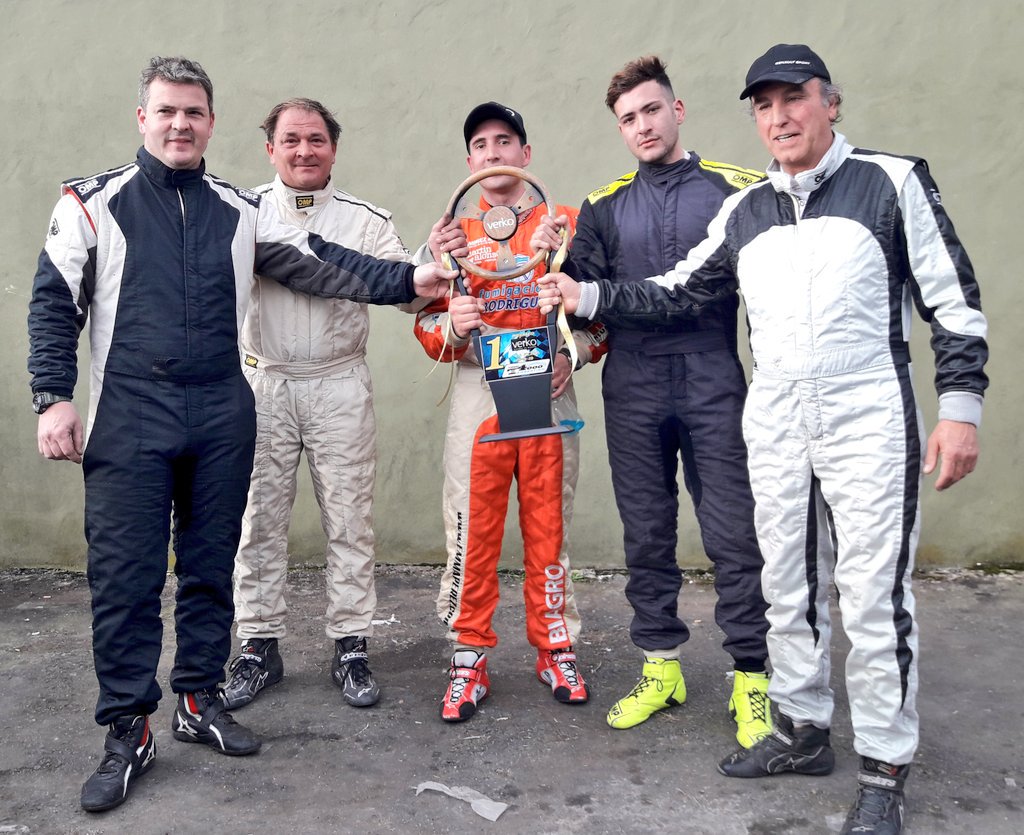 Turismo4000Arg's tweet photo. Ganó @tikiperezbravo la serie clasificatoria del #T4000Argentino en el @AutodromoMouras 😀

¿Quién ganará el Trofeo @VerkoAmoblamien mañana? 🏆🤔 https://t.co/KPsqX6EPdm