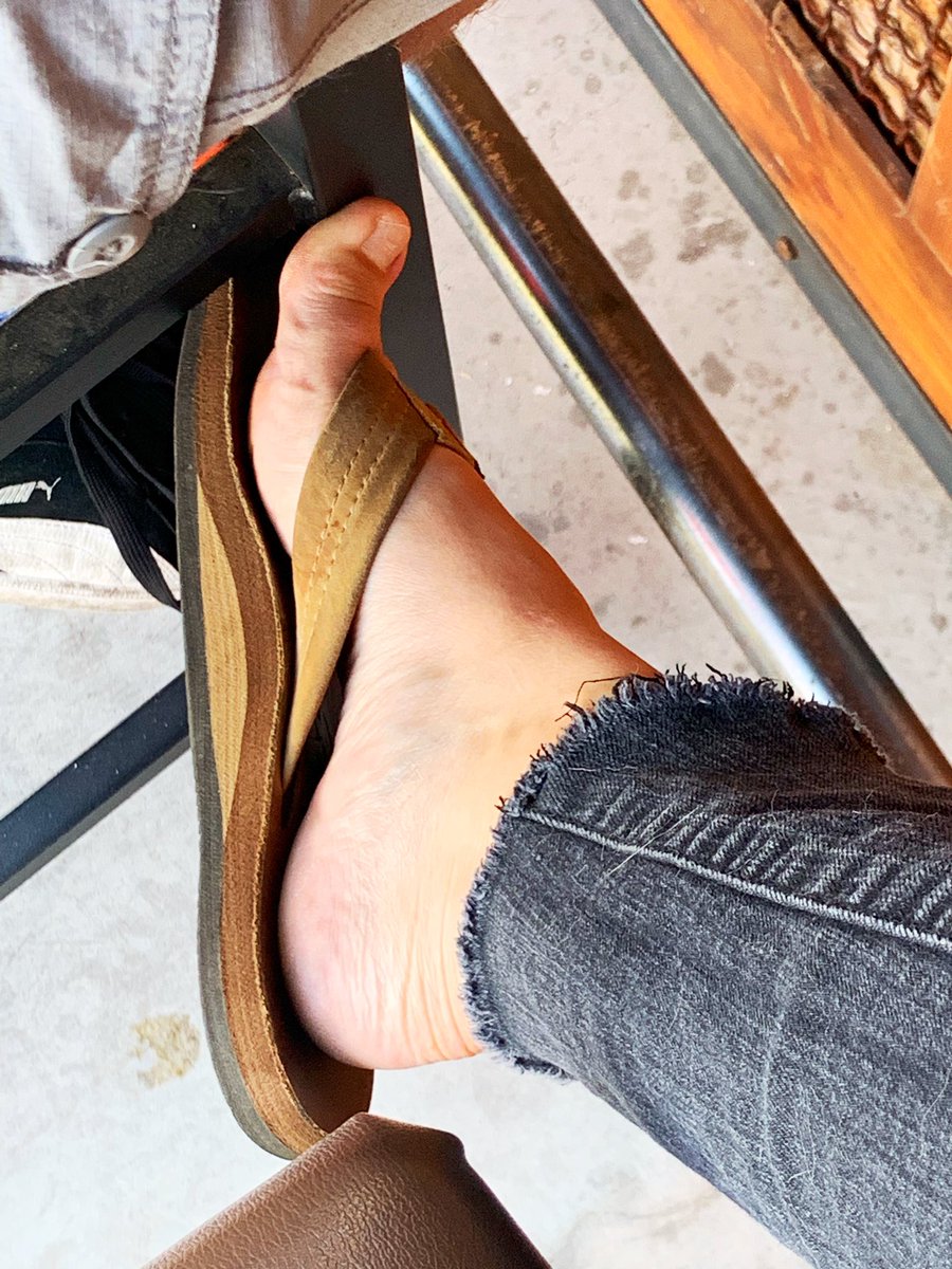 onmytipsytoes's tweet photo. In serious need of a pedi #paypigs #findomgoddess #footfetısh #footfetishfall #femdom https://t.co/OIY0URlVsJ