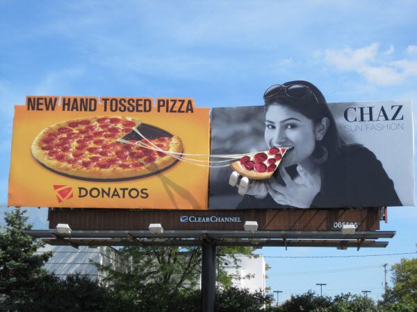 tres_meios's tweet image. Quando uma #marca complementa a outra... ❤🍕
#TresMeios #FrontLight #OutOfHome #Marketing #Pizza #Modelo #Donatos #Chaz