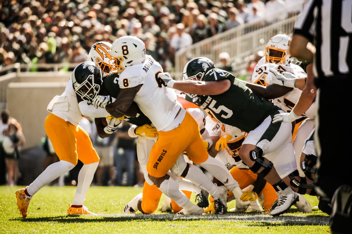 ASUFootball's tweet photo. 🙅‍♂️ NO GOOD 🙅‍♂️

The D holds firm and the kick goes wide. We remain scoreless in East Lansing. https://t.co/NlMCUXH3Uf