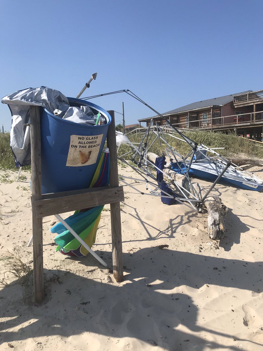 tatwell4's tweet photo. How many canopies need to die before you check at @coolcabanas ? https://t.co/eINoUDk2ik