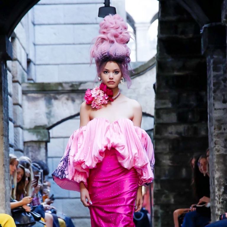 glassmagazine's tweet image. Fyodor Golan blends fantasy and reality for SS20
Read more here: bit.ly/2lQQZhv
#fyodorgolan #SS20 #LFW