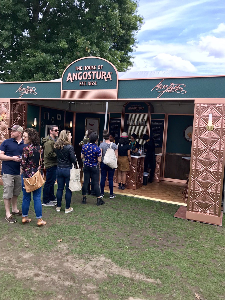 AngosturaHouse's tweet photo. Hey, @feastpdx! Looking for the perfect cocktail to pair with your food? Come sip with us at The Big Feast! Today, we’re slinging El Capitans and Queen’s Park Swizzles until 5pm, with a brand new cocktail menu coming your way tomorrow 😎 #feastpdx #feastportland #ANGOSTURA https://t.co/sl5bPuWVSU