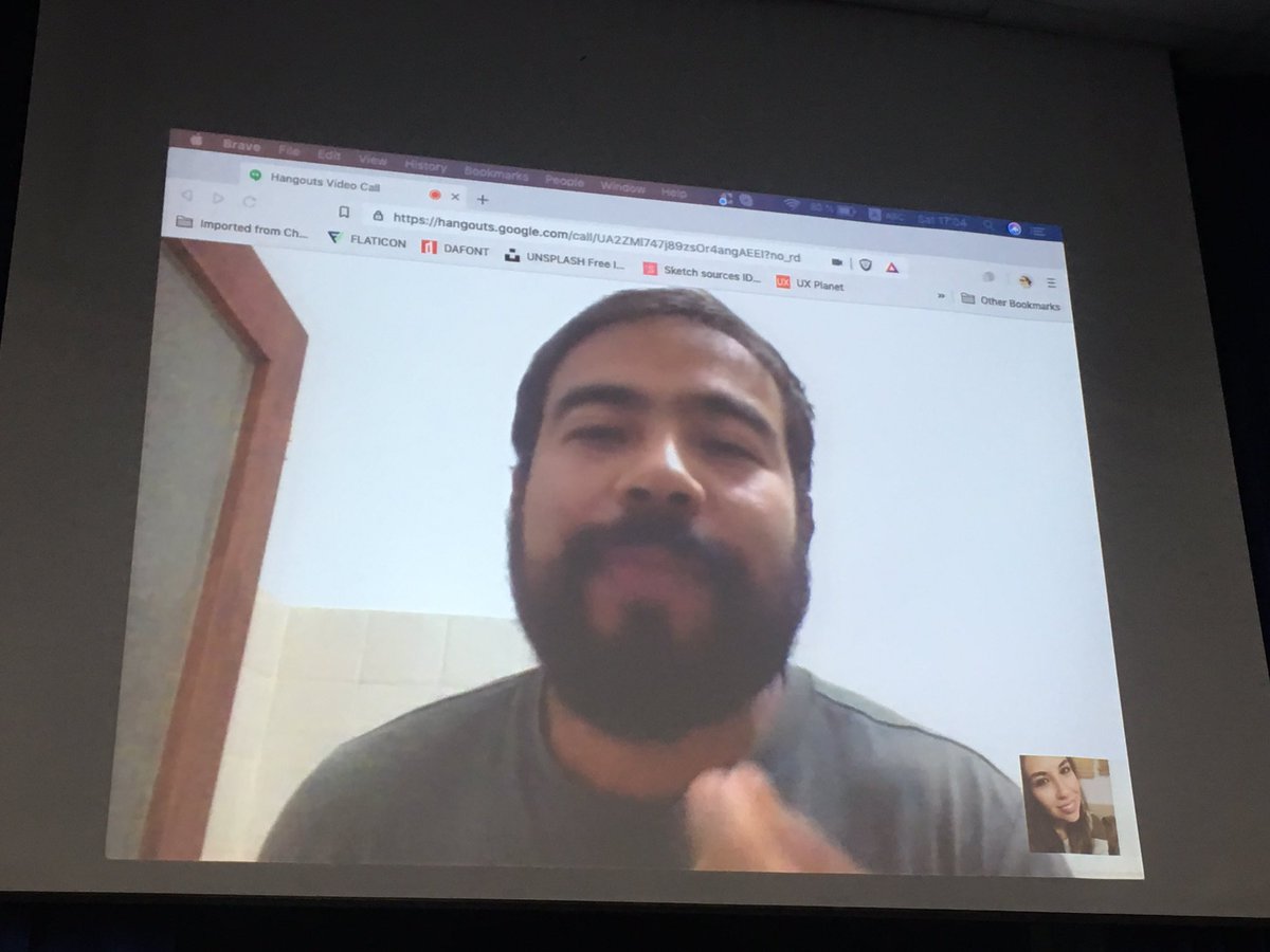 ReactBolivia's tweet photo. Rene Mitchel exhorta a los a participantes de #Tech4Amazonia a innovar en el uso de la tecnología a desarrollar economía y cuidar al medio ambiente. No reinventar Uber o Facebook, ver las necesidades del área rural de Bolivia para potenciarlas mediante #IoT #Blockchain https://t.co/Yeg6L6X2Hh