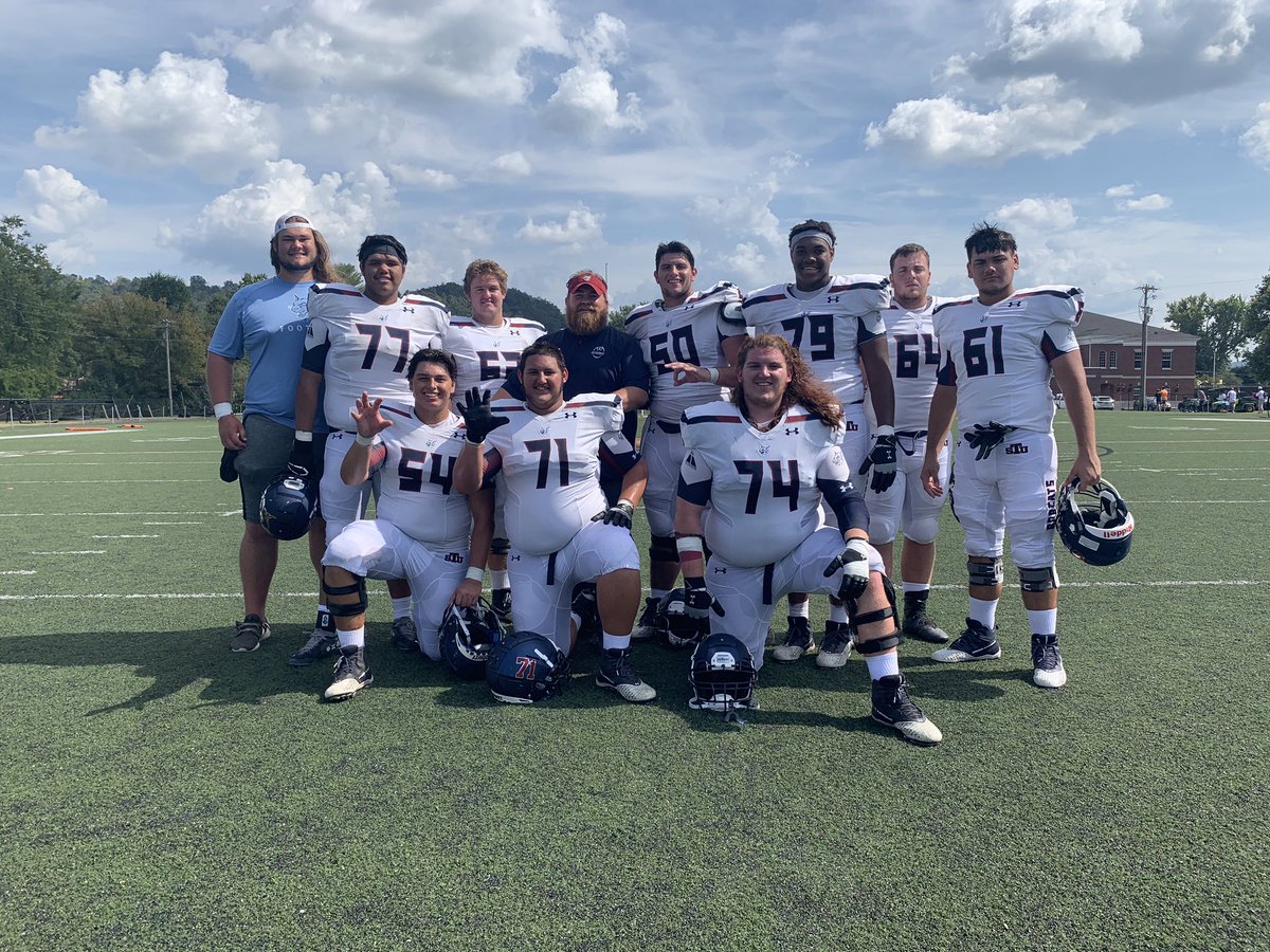 CoachT_CMU's tweet photo. Big Strides made up front in week 2 - proud of the work these guys have put in, excited to continue growing: 266 yds Rushing, 473 total, 45-20 win #GroundandPound #OLinePride #Hogluv https://t.co/xlG8e2pqq4