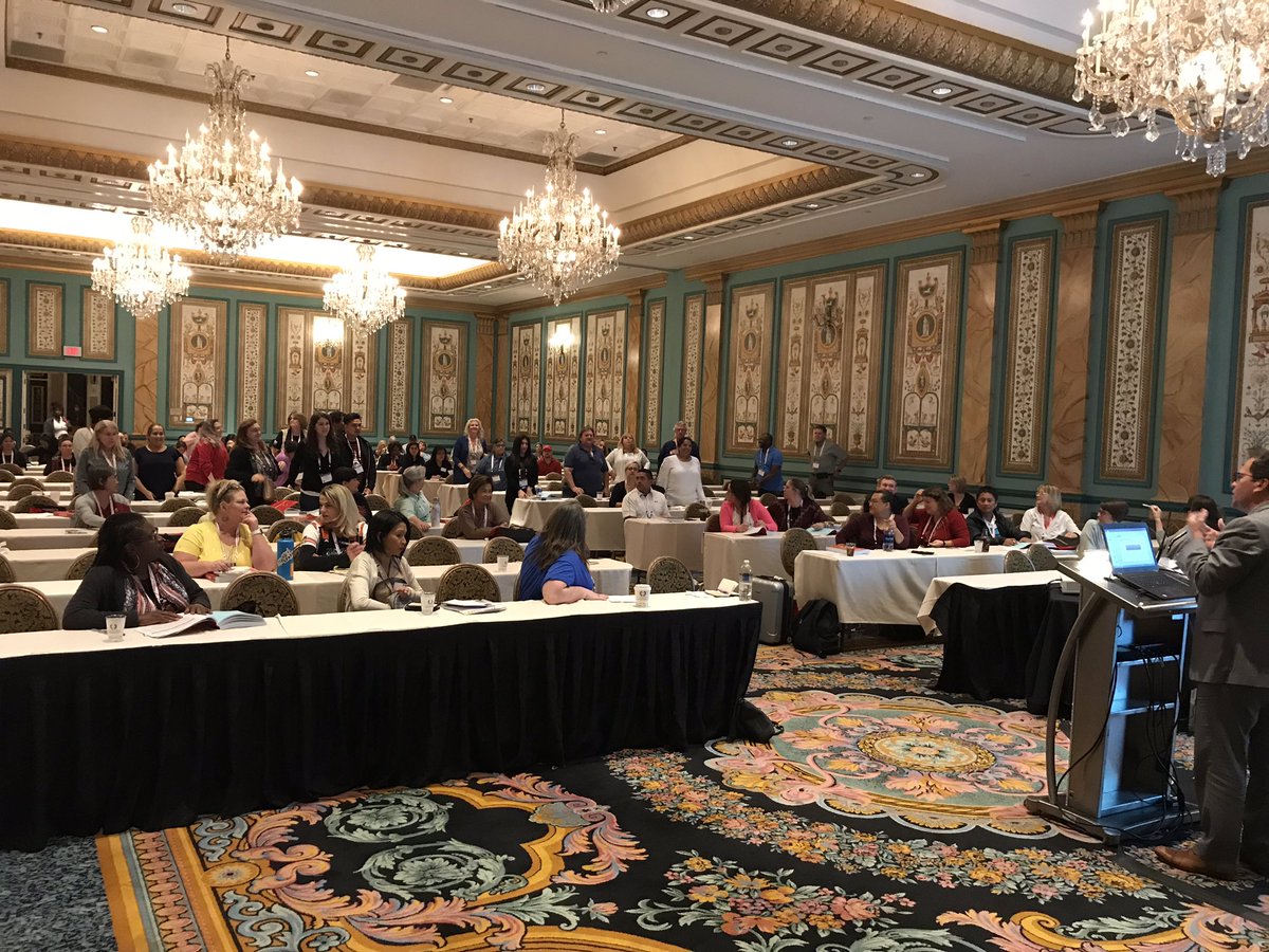 JWCeditor's tweet photo. Mitch Sanders demonstrating biofilm and quorum sensing with the audience. #wildonwounds #woundcare #tissueviabilty @Leannejane1975 @karenousey https://t.co/2NAKuJqM33