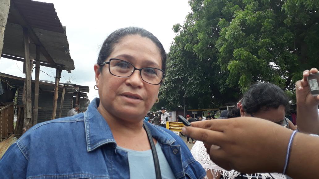 MarthaVasquezLP's tweet photo. Madres y esposas de presos políticos dicen que una vez más el régimen de Daniel Ortega se burló de su situación porque les dijeron a sus familiares que los liberarían y al final los volvieron a meter a las celdas.@laprensa https://t.co/fP6T21oq4o