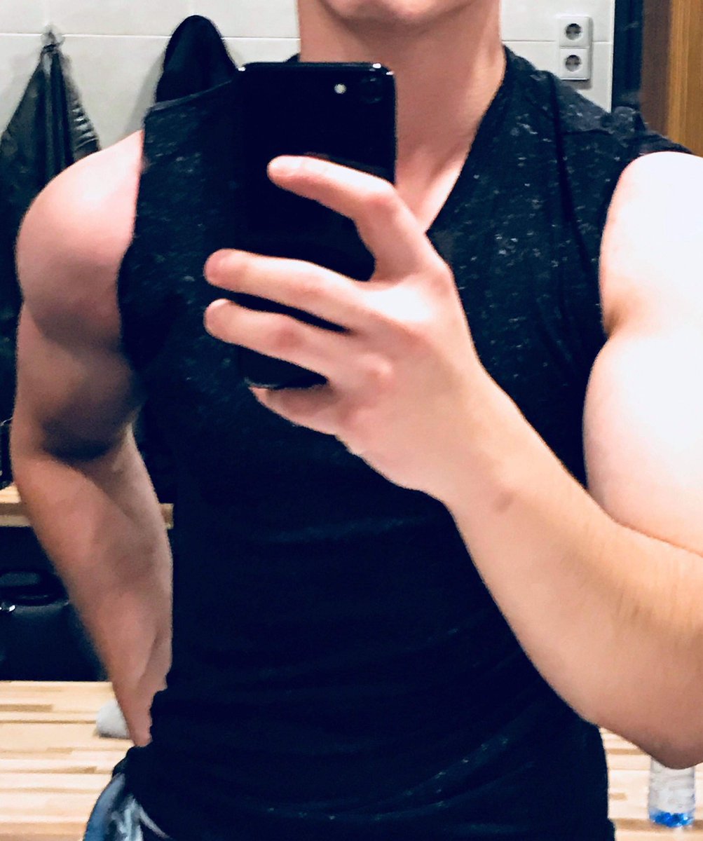 BeastFlex1's tweet photo. Our muscles still hard! 💪🏻💪🏻💪🏻
#muscle #arm #gym #flexing #muscleguy #hardworkout #bodybuilding #bodybuilder https://t.co/1Q4GZCMZee