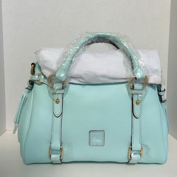 BonusBuys4Less's tweet photo. So good I had to share! Check out all the items I'm loving on @Poshmarkapp #poshmark #fashion #style #shopmycloset #dooneybourke: https://t.co/2lk1n5HHHr https://t.co/GUsqltvj5E