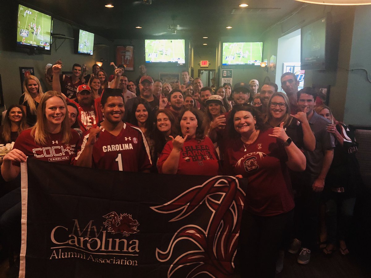 PhillyGamecocks's tweet image. Cheering on the Gamecocks from @cavsrittenhouse  in Philadelphia, PA! #UofSCAlumni #PhillyGamecocks #BeatBama #ForeverToThee