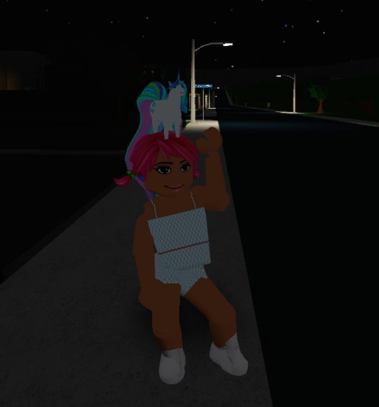 Spookles On Twitter How R Ppl Usin The New Emotes In Bloxburg - cool e emotes in roblox
