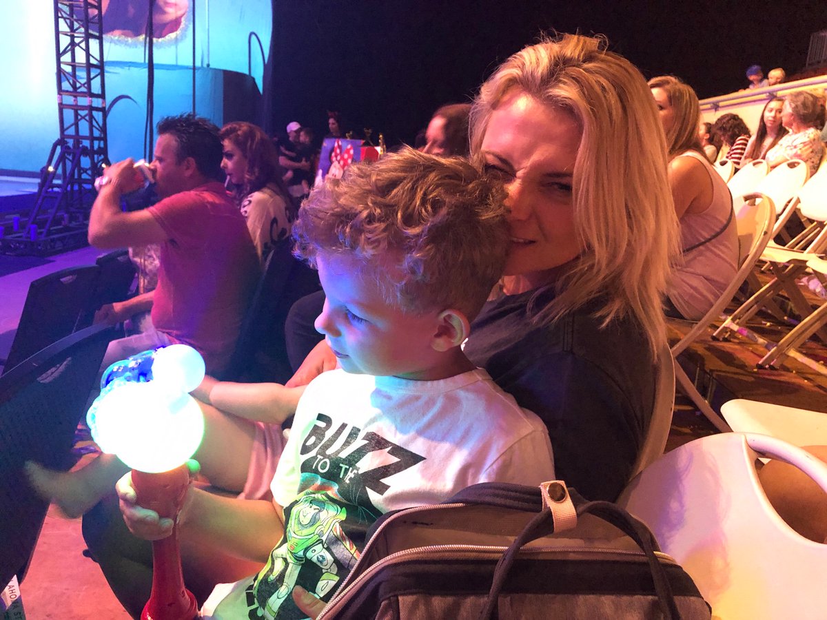MSprague5780's tweet photo. #disneyonice  So fun!! Great show❤️ https://t.co/0lOskDVHJC