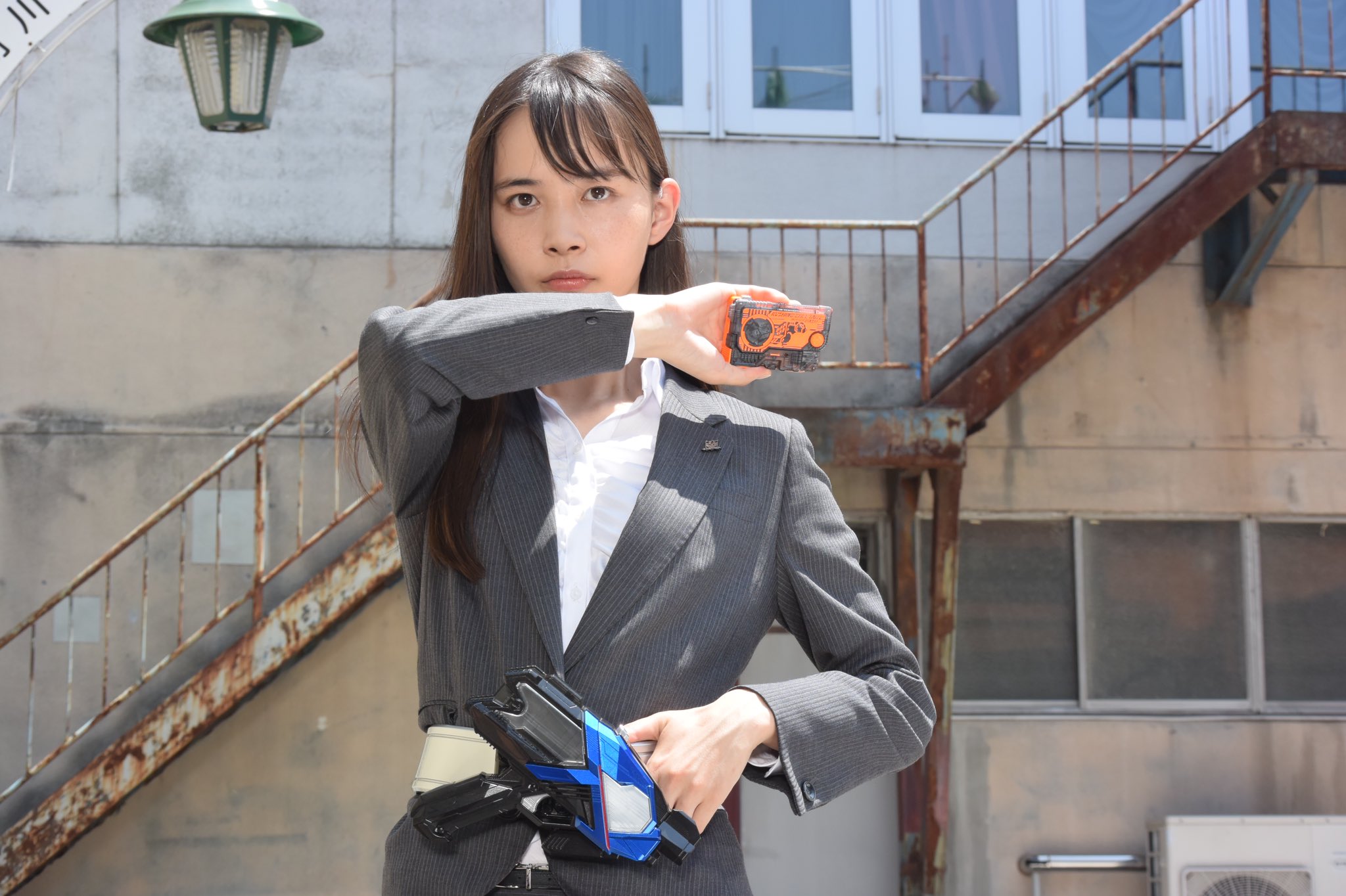 仮面ライダーゼロワン 本日9時から3話放送 唯阿が仮面ライダーバルキリーに変身 驚きの身体能力にご注目 主題歌 Real Eyez が彩るオープニングも遂に解禁 ぜひリアルタイムでご視聴ください T Co Uyhy2stknr 仮面ライダーゼロワン