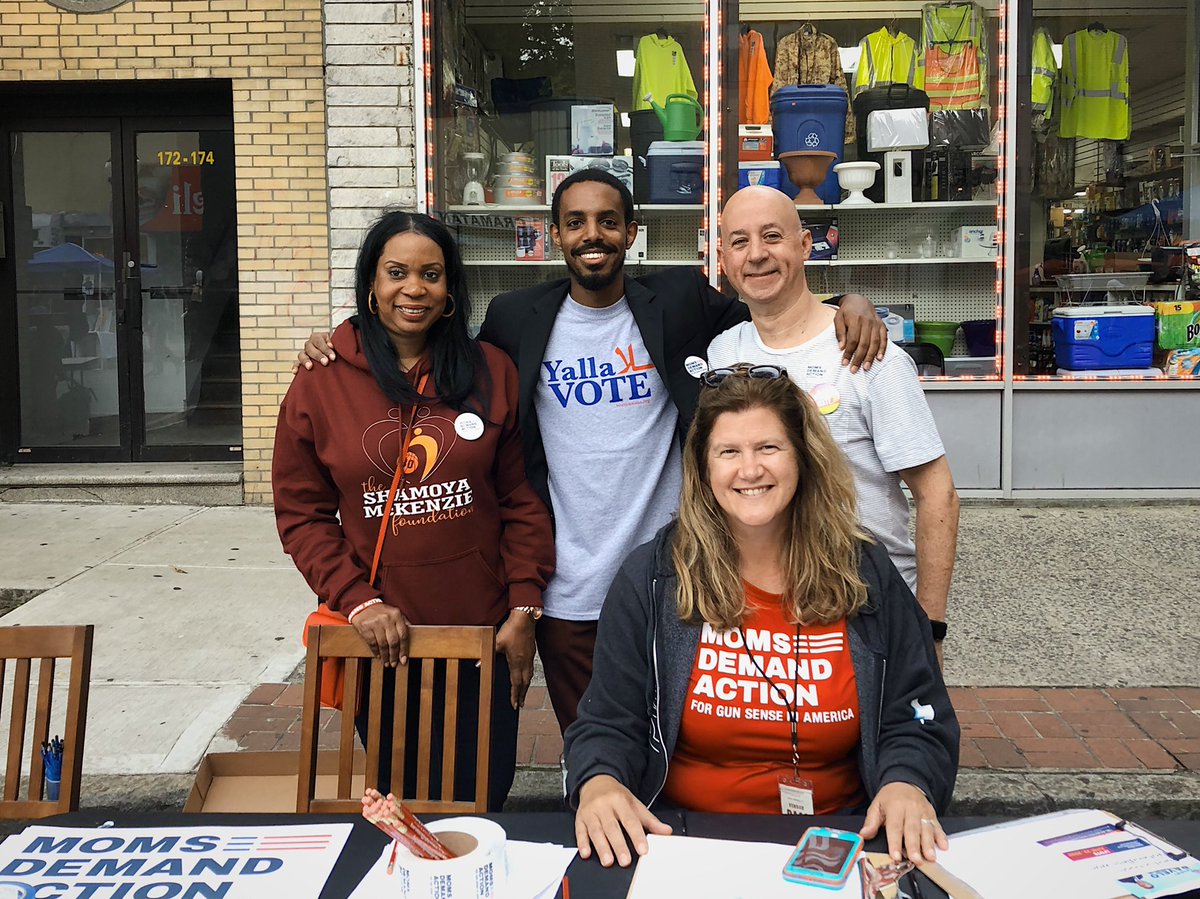 AndomForNY's tweet photo. #TeamAndom and I had a great time at @MVCityFest today! Conversations with business owners and constituents highlight the need for progress in my hometown and the district — I’m looking forward to continuing the dialogue and movement in my backyard. #MVCityFest https://t.co/RUjrkltqw6
