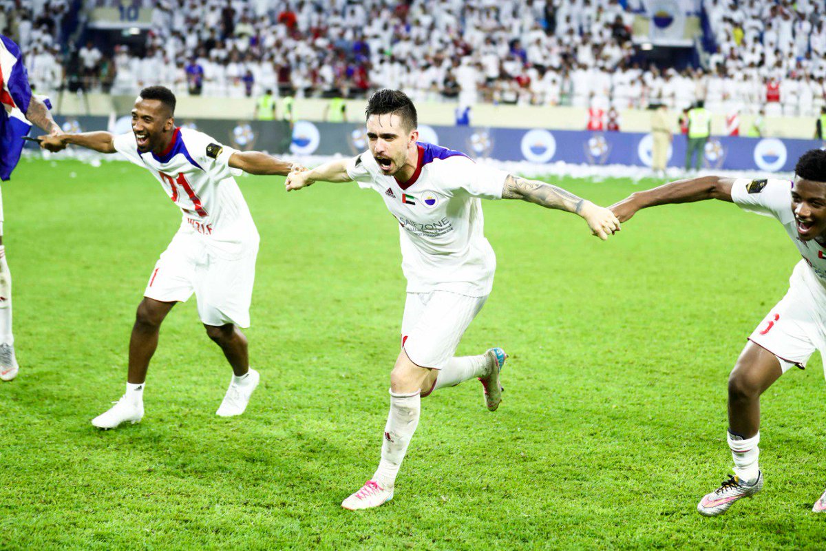 SharjahFC's tweet photo. نعم #أنت_السوبر_ياملك
#كأس_سوبر_الخليج_العربي https://t.co/lCWjqKrM71