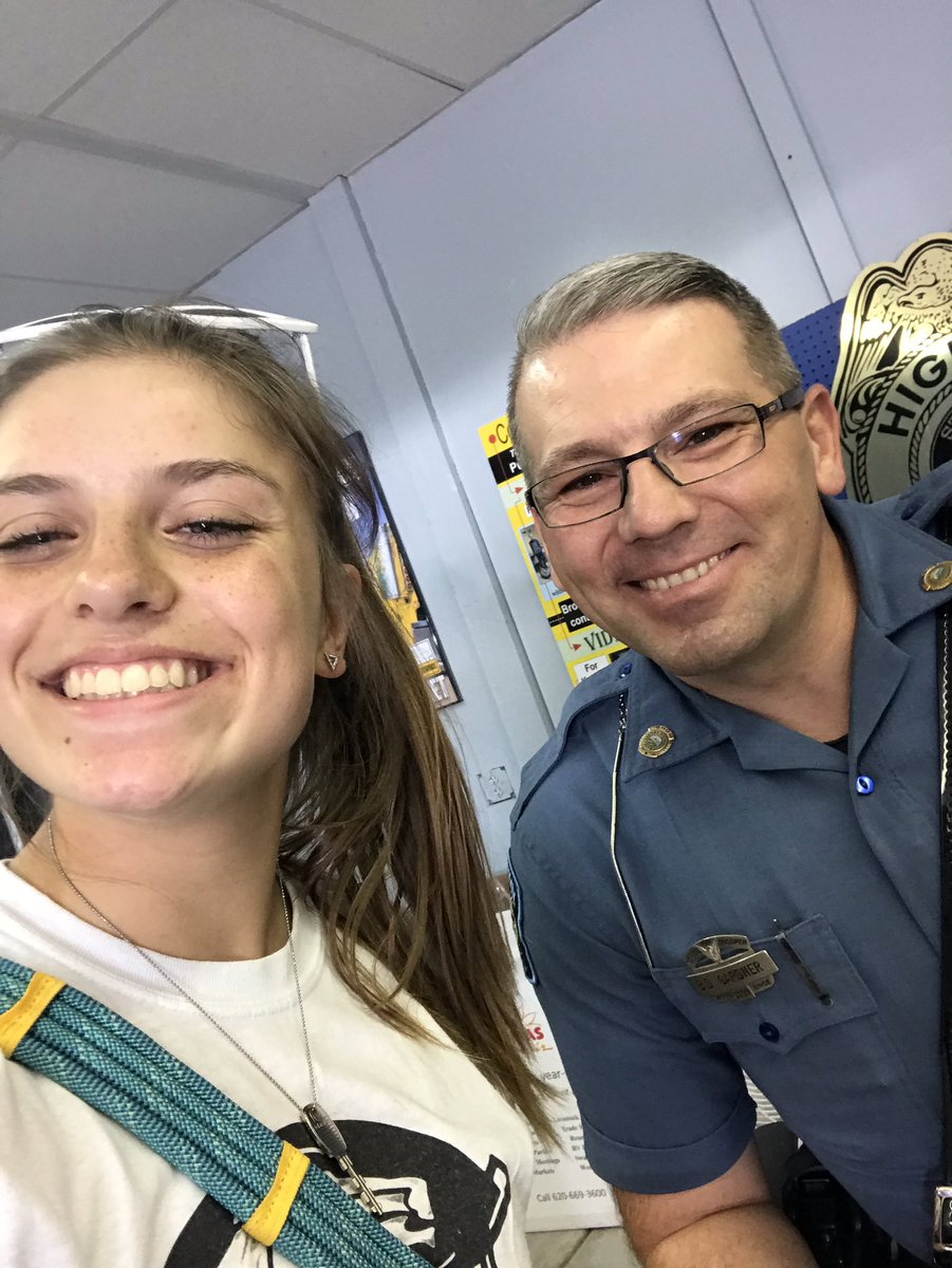 sierra1johnson's tweet photo. i got to meet @TrooperBenKHP at the state fair today!! https://t.co/3VtD4OzpfX