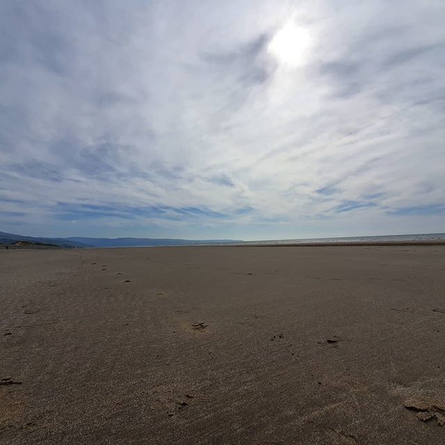 roamingwales's tweet photo. #Beach in September is quiet today in #Talybont #Barmouth #RoamingWales #VisitWales https://t.co/nmuM1MYH5f https://t.co/Af7Hhu3pii