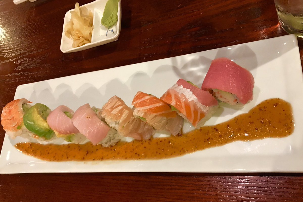 rock_ginger's tweet image. 今夜の体力要るライブの為にお寿司ランチで力つけて頑張ります🍣💪😅  
#RainbowRoll #LittleTokyo