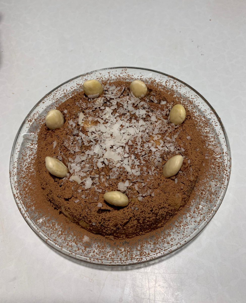 ElisLovric's tweet photo. "Always take a big bite
it's such a gorgeous sight
to see you eat in the middle of the night" 😋
#TheCure #midnightsnack #rawcake #rawinspiration #rawfood https://t.co/P1GHiycMwD