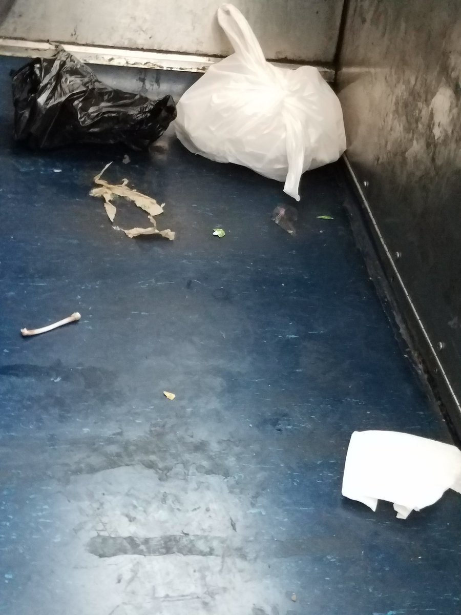StoryStStudio's tweet photo. C'mon now @SEPTA Please put forth a greater effort to keep buses and trains clean. I've never seen anyone cleaning anything on @SEPTA - ever. https://t.co/2TTnAgFe05