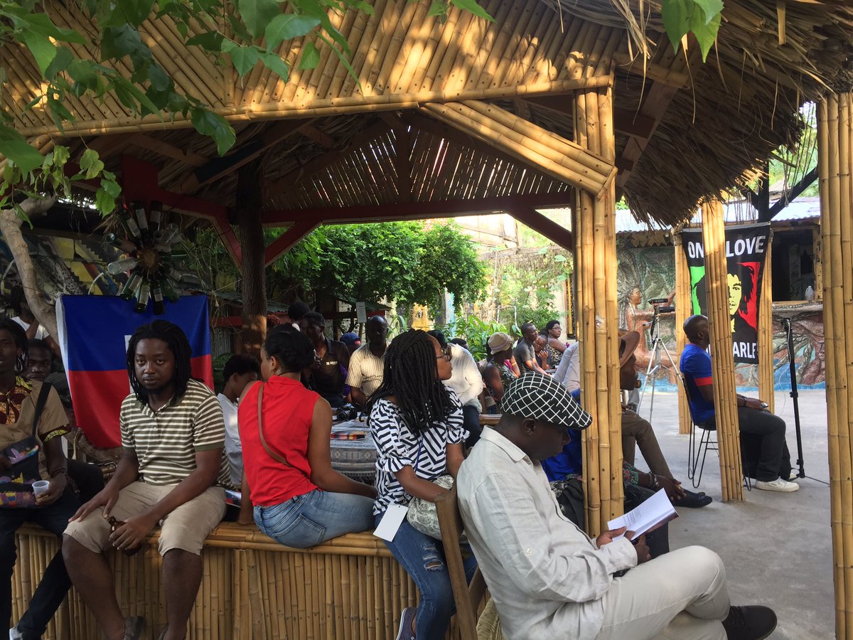 PunchRaj's tweet photo. Nou nan Jaden Sanmba nan kad kozri @Festigraffiti ki mete ansanm ak @PunchRaj pou pote pou w #TiKozriSouListwaRapAkGraffiti an Ayiti.
N ap tann ou pou n kontinye diskite. 
#FestiGraffiti2019 #ArtsUrbains #ArtContemporain #PunchRap #HipHop #ArtMur https://t.co/MXVuZLHWLC