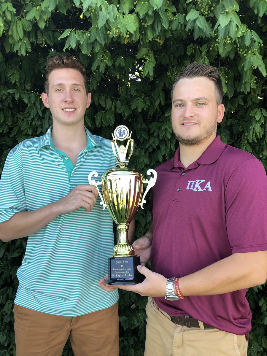 Recognizing Intramural 2018-2019 Sportsmanship Trophy 🏆 at halftime - Congrats <a href="/eiupikes/">EIU Pikes</a> <a href="/eiu/">#EIU</a> <a href="/EIU_Rec/">EIU Campus Rec</a> #eiuimsports