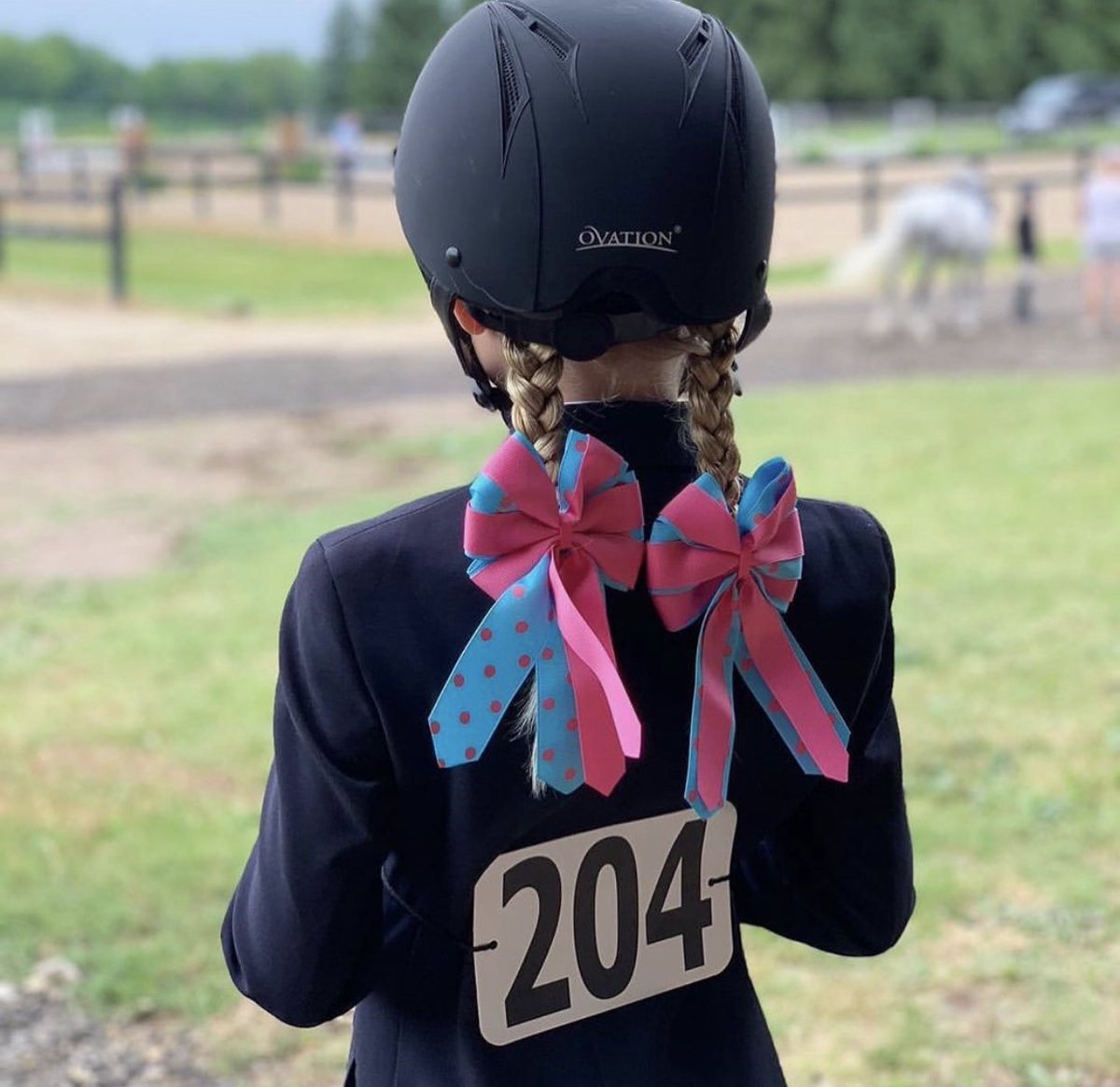 Ovation is the perfect helmet to get you and your bows in the ring. Ovations are 20% this weekend only for IHAD. // @riders4helments #internationalhelmetawarnessday #IHAD #mindyourmelon #riders4helmets