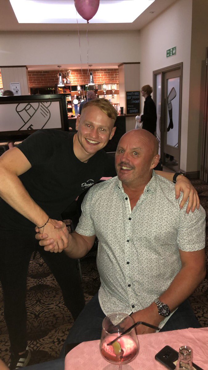 WheelyGoodFC's tweet photo. NEW SIGNING: Bald nonce signs for Wheely G. What a legend. #BetweenTheSticks #SimonAnnounced 🤔 https://t.co/vDikFcQ95b